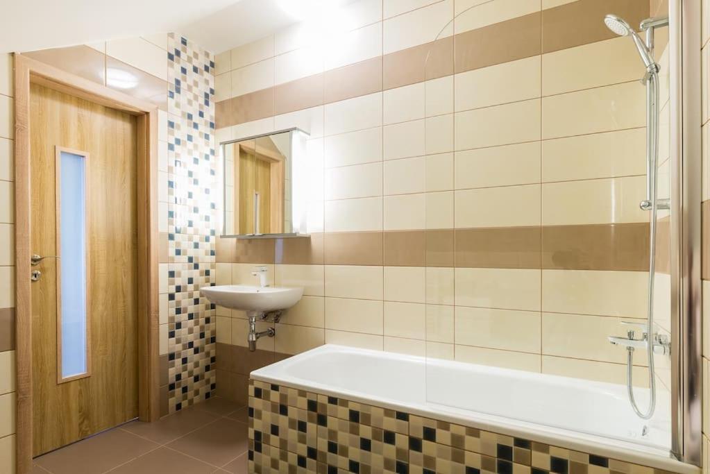 Na Helstyne Apartment Frenstat pod Radhostem Exterior photo